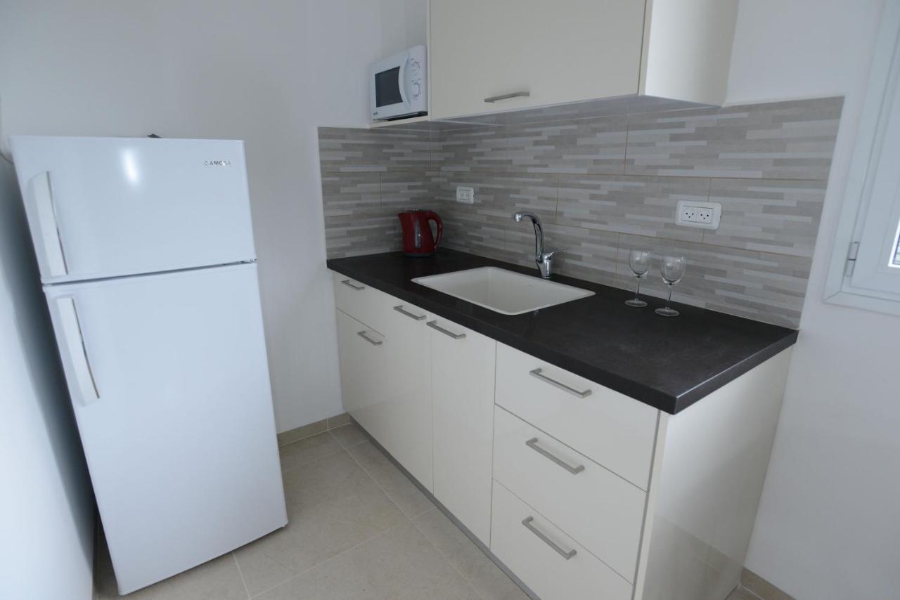 Olga Beach Apartment 28 Haifa Exterior foto