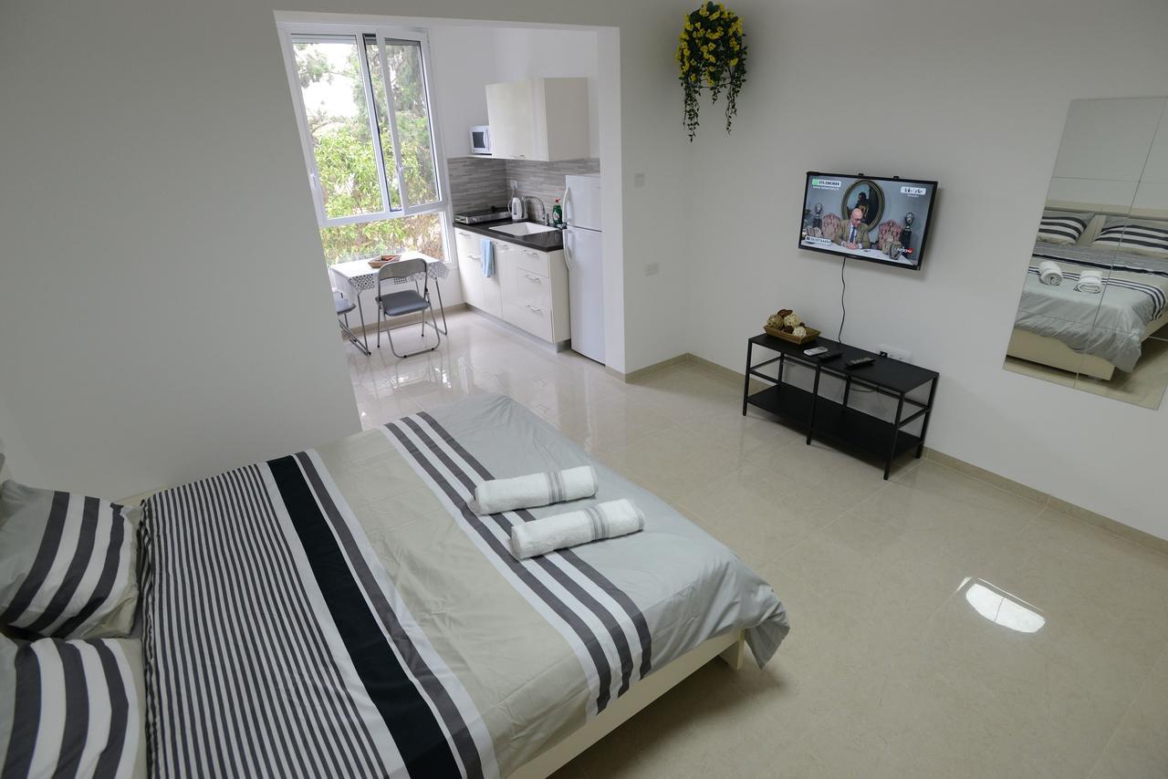 Olga Beach Apartment 28 Haifa Exterior foto